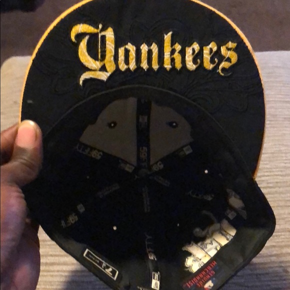 Hat - Picture 6 of 8